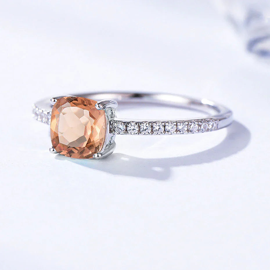 Ring med orange stenar och zirconia i silver