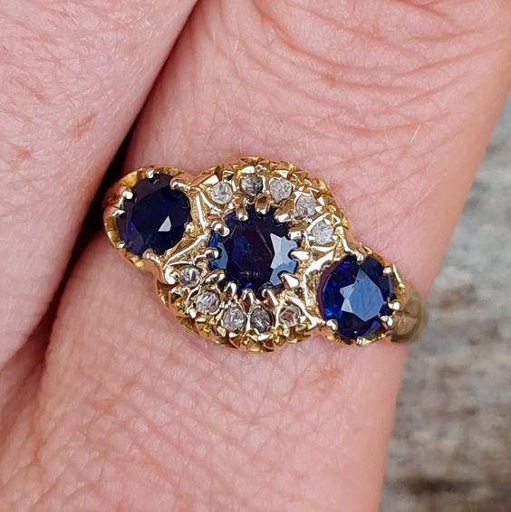 Vintage Blue Starlight Zirkonia Ring