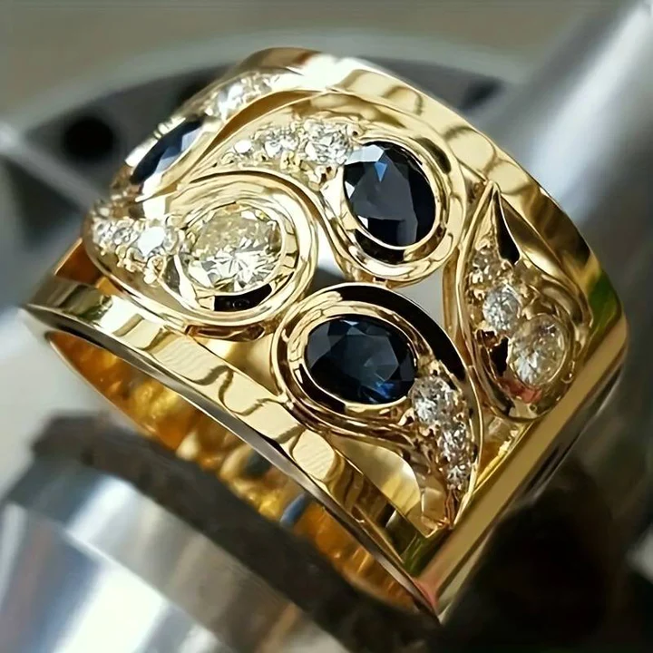 Vintage ring i guld och zirkonia