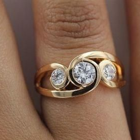 Vintage Inlagd Zirkonia Spiral Guldring