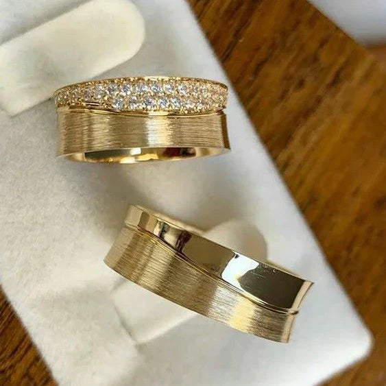 Vintage gyllene set ljusa ringar